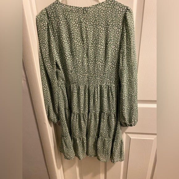 Lucy & Dity UO, Printed Tiered Chiffon Mini Dress - Picture 2 of 3